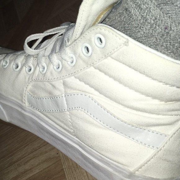 Vans high tops (classic) white size 9 - Picture 3 of 3